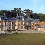 לינה וארוחת בוקר Chateau Le Quesnoy