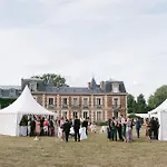 Chateau Le Quesnoy Couette-café Chevrieres (Oise)