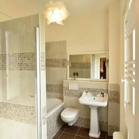 Chateau Le Quesnoy B&B 3*