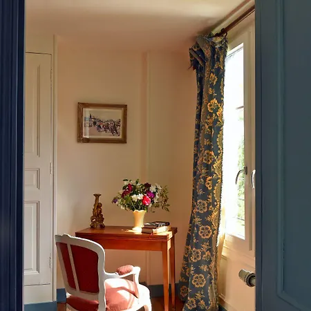 Chateau Le Quesnoy B&B
