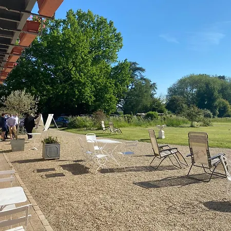 Chateau Le Quesnoy Couette-café Chevrieres (Oise)