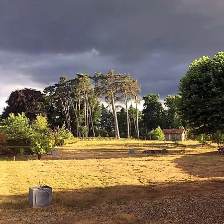 Alojamento de Acomodação e Pequeno-almoço Chateau Le Quesnoy