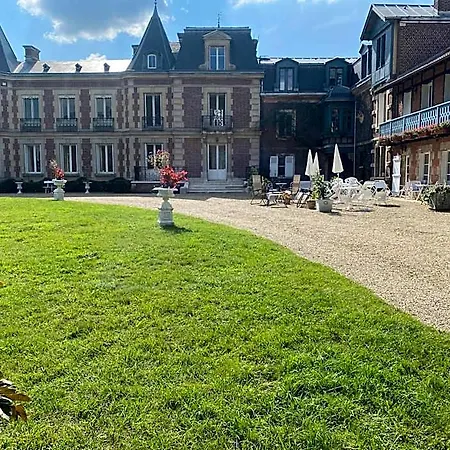 Chateau Le Quesnoy B&B