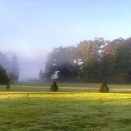 Chateau Le Quesnoy B&B