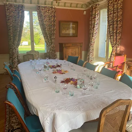 Chateau Le Quesnoy 3* Chevrieres (Oise)