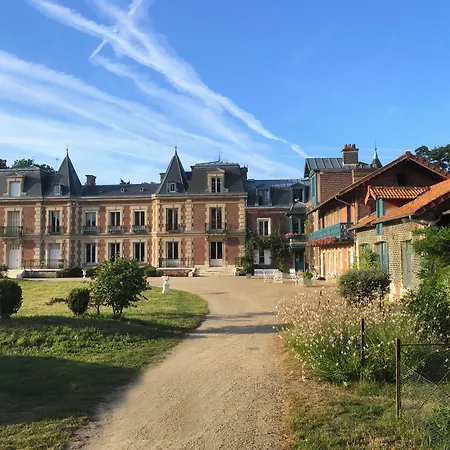 Chateau Le Quesnoy 3* Chevrieres (Oise)