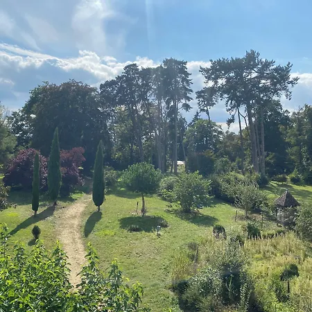 Alojamento de Acomodação e Pequeno-almoço Chateau Le Quesnoy 3*