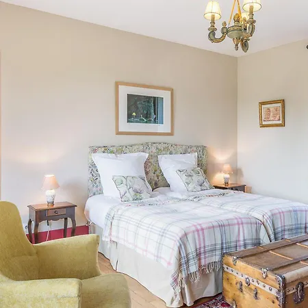 Alojamento de Acomodação e Pequeno-almoço Chateau Le Quesnoy 3*