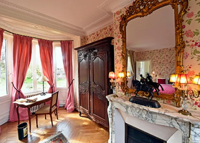 Chateau Le Quesnoy Couette-café