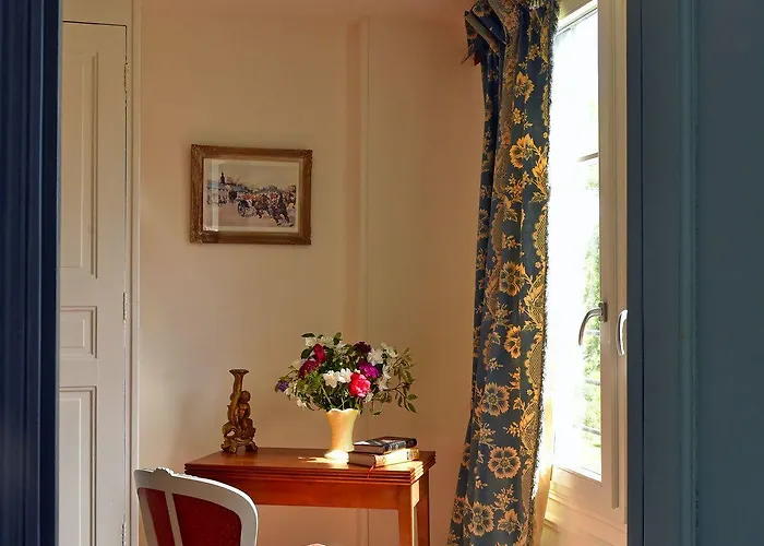 Chateau Le Quesnoy Couette-café